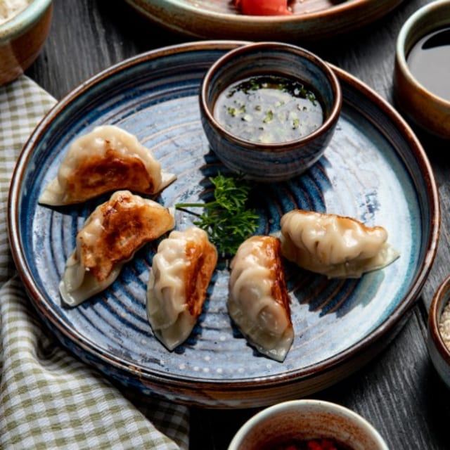 Chilli Veg Momos.
