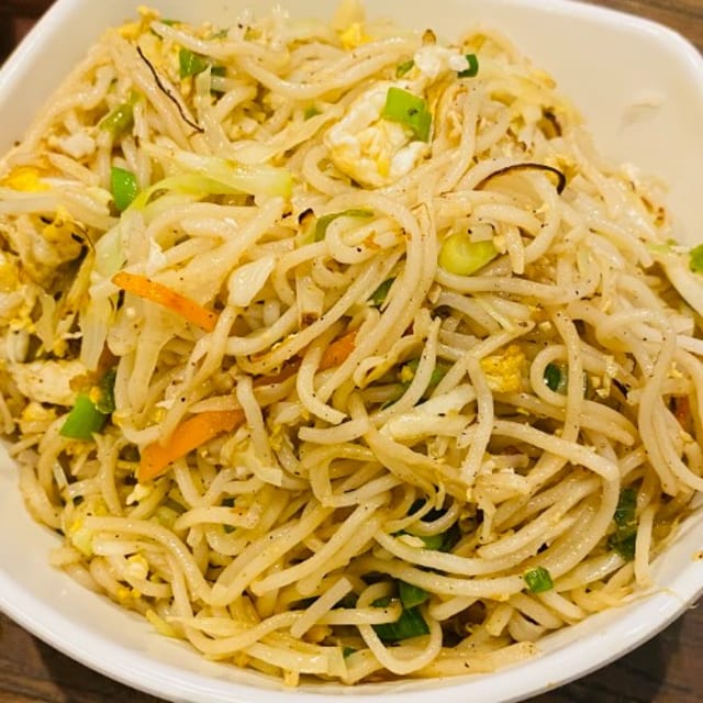 Veg Schezwan Noodles.