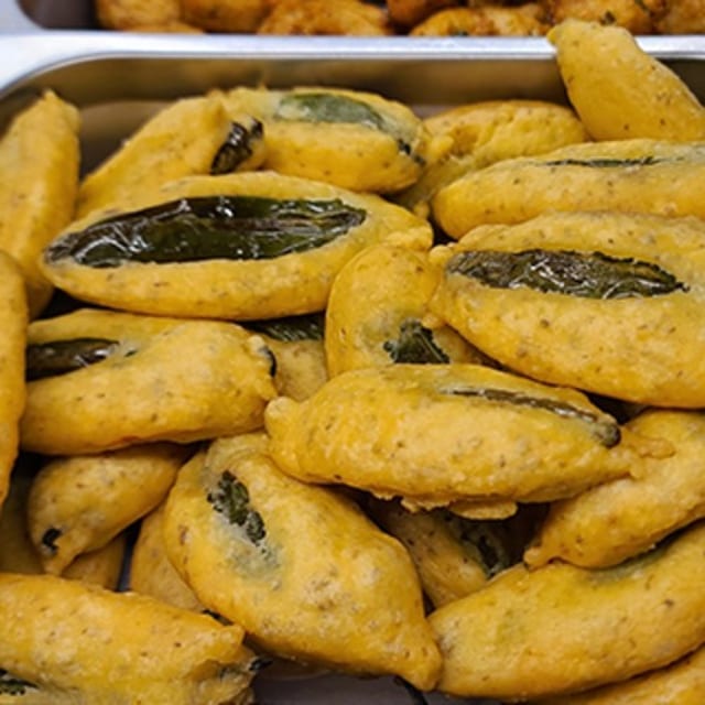 Mirchi Bajji (4 Pcs).