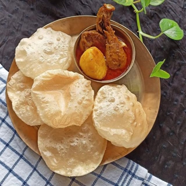 Poori with Chicken Curry.