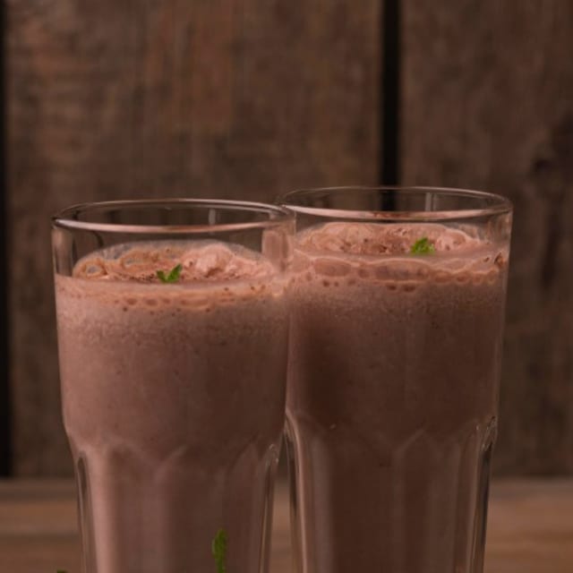 Chikoo Juice.